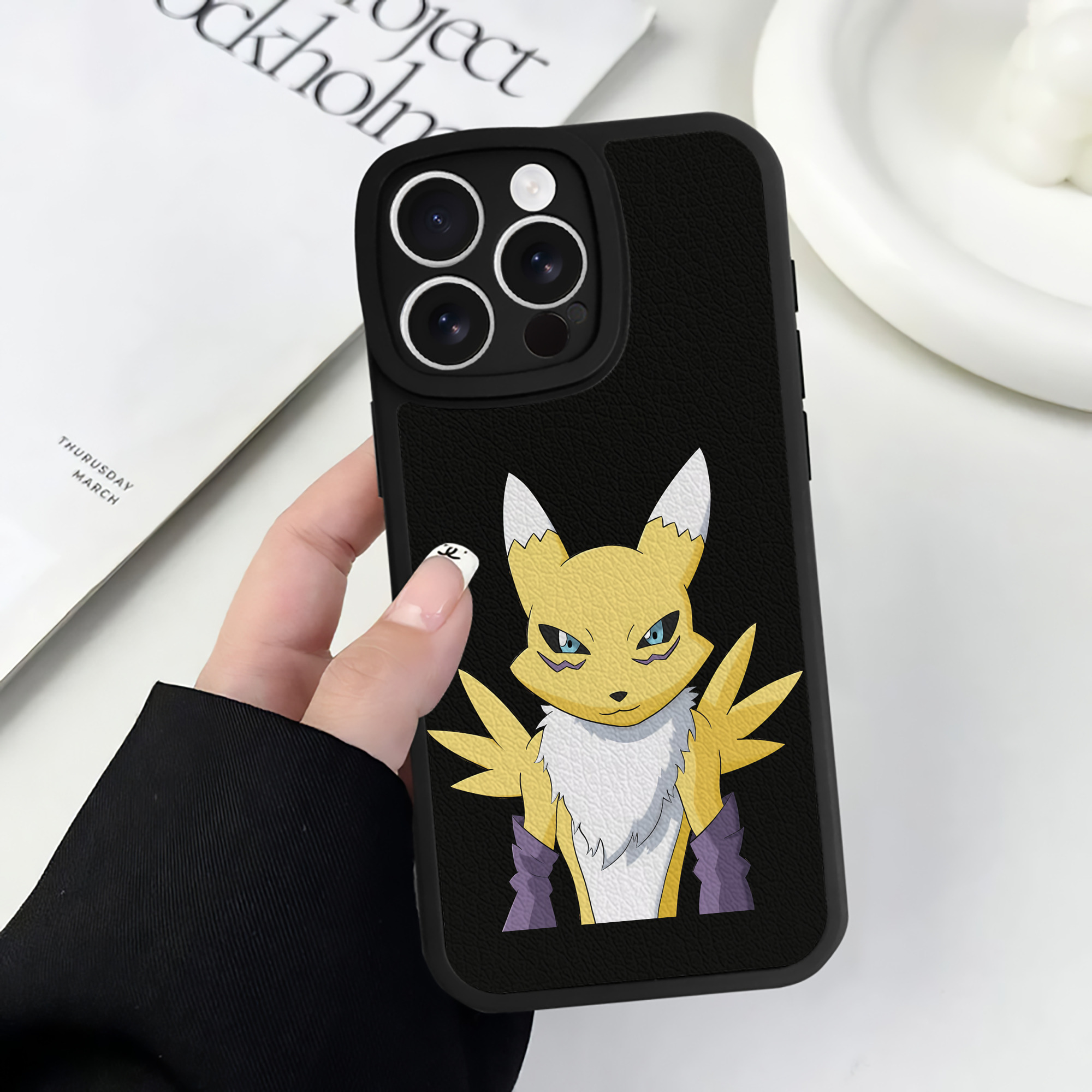（画像用） Digimon デジタルモンスター/デジモン 【iPhone 16シリーズ対応】シリコンスマホケース（レザー調） 材質：シリコン